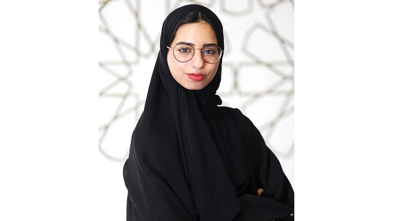 فاطمة الكعبي تدمج تراث السدو مع تصميمات إي سي ميلان المعاصرة